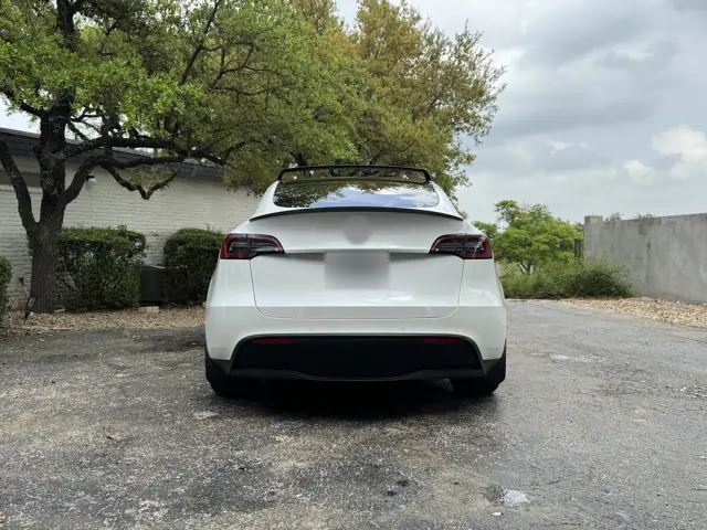 All-electric SUV: Rear view
