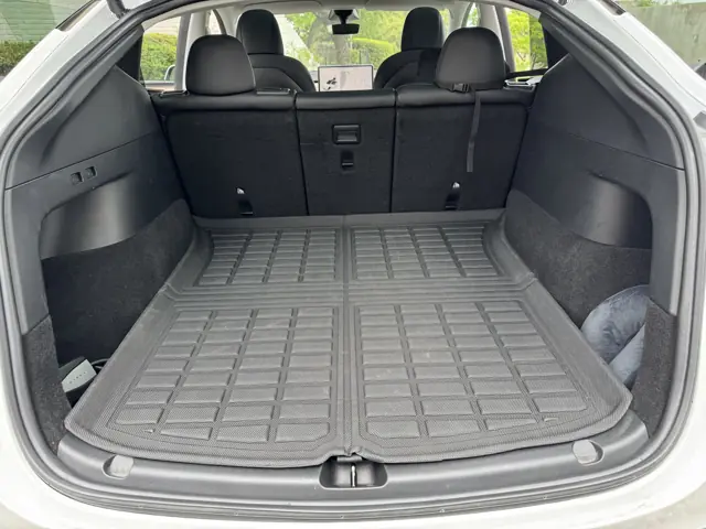 All-electric SUV: Cargo area