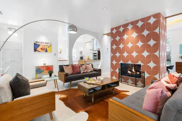 The Woodlands, The Woodlands, TX vacation rental: Unique Living Room and 50's Vibes