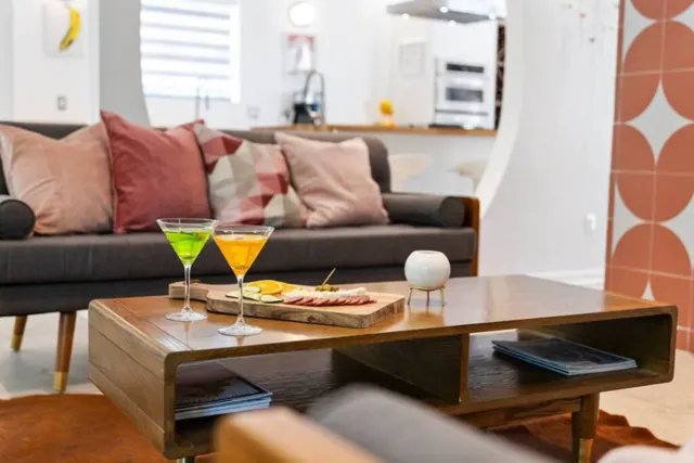 The Woodlands, The Woodlands, TX vacation rental: Prepare your favorite cocktail and botana