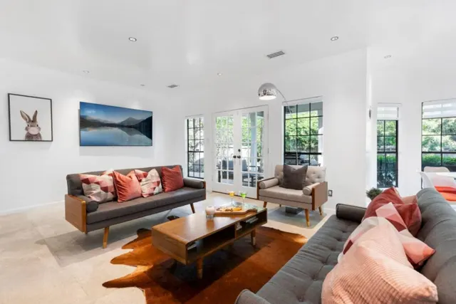 The Woodlands, The Woodlands, TX vacation rental: Living Room 75' HD 4k TV