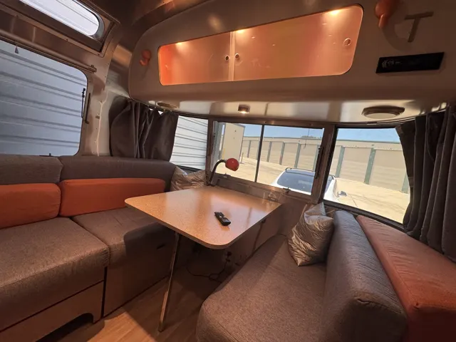 Travel trailer: Lounge and dinette with panoramic windows