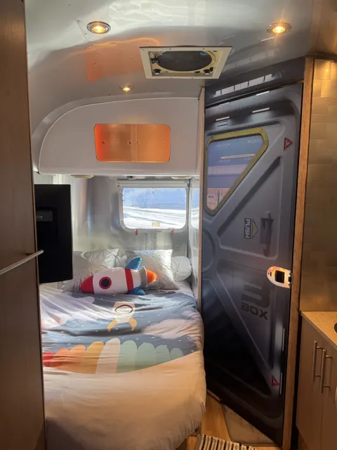 Travel trailer: Rear bedroom